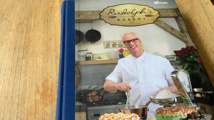 Rudolph van Veen - Rudolph's bakery, Boeken, Kookboeken, Zo goed als nieuw, Ophalen of Verzenden