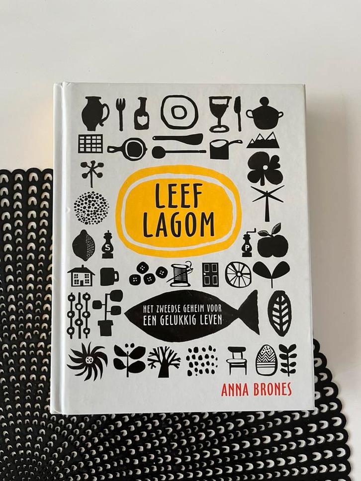 Anna Brones - Leef Lagom, Boeken, Mode, Zo goed als nieuw, Mode algemeen, Verzenden