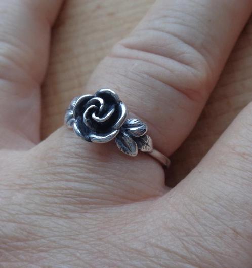 zilveren ring met TEKA roos [110], Sieraden, Tassen en Uiterlijk, Ringen, Zo goed als nieuw, Dame, 17 tot 18, Zilver, Zilver, Verzenden
