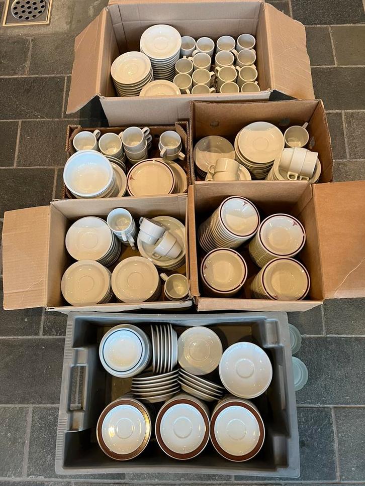 TEAB Groot divers horeca koffie servies, oa Mosa, >350-delig, Huis en Inrichting, Keuken | Servies, Gebruikt, Kop(pen) en/of Schotel(s)