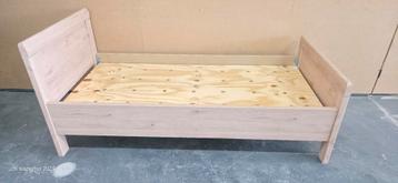 Eenpersoonsbed 90x200 met of zonder Matras  beschikbaar voor biedingen