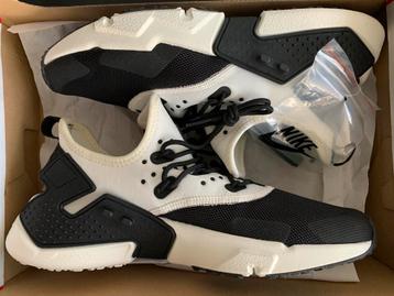 Nike Air Huarache Drift maat 41 (NIEUW!) beschikbaar voor biedingen