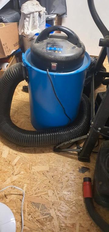 Zeer sterke stofafzuiging.GAA50. 1200 W beschikbaar voor biedingen