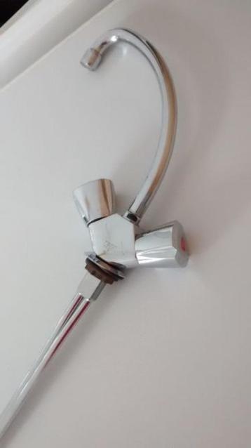 Te koop: 2 Grohe kranen en een douche slanghouder beschikbaar voor biedingen