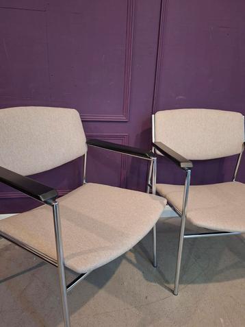 2 Gijs van der Sluis Buisframe Stoelen beschikbaar voor biedingen