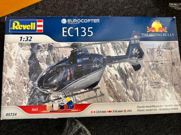 Revell Eurocopter EC135 1:32 Nieuw in Doos beschikbaar voor biedingen