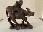 Antiek houtsnijwerk sculptuur karbouw met jongen Indonesië, Ophalen of Verzenden