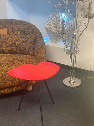 Leolux Liliom bijzettafel Lippz Coen Blankwaard NIEUW beschikbaar voor biedingen
