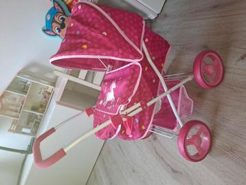Poppenwagen beschikbaar voor biedingen