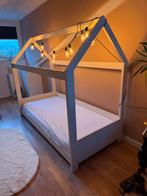 NOUS Kids Bed Huis - Wit Grenenhout - 90x200, Ophalen, 85 tot 100 cm, Zo goed als nieuw, Lattenbodem
