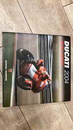 Ducati 2004 moto gp superbike official yearbook fotoboek, Ophalen of Verzenden, Zo goed als nieuw, Merk of Model