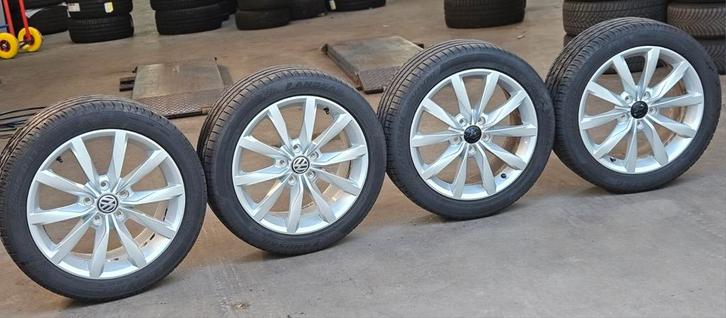 ZGAN 17" Orig Volkswagen Golf Dijon Velgen+Goede Zomerbanden, Auto-onderdelen, Banden en Velgen, Banden en Velgen, Zomerbanden