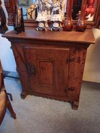 Antieke Eiken Spinde 18 eeuws in zeer goede staat, Antiek en Kunst, Antiek | Meubels | Kasten, Ophalen of Verzenden