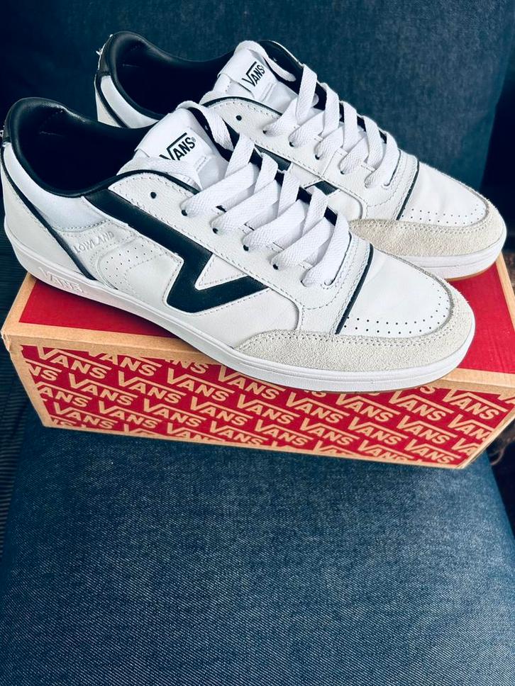 Vans Lowland Leren Sneakers Court True Maat 44 Wit/ Zwart, Kleding | Heren, Schoenen, Zo goed als nieuw, Sneakers of Gympen, Wit