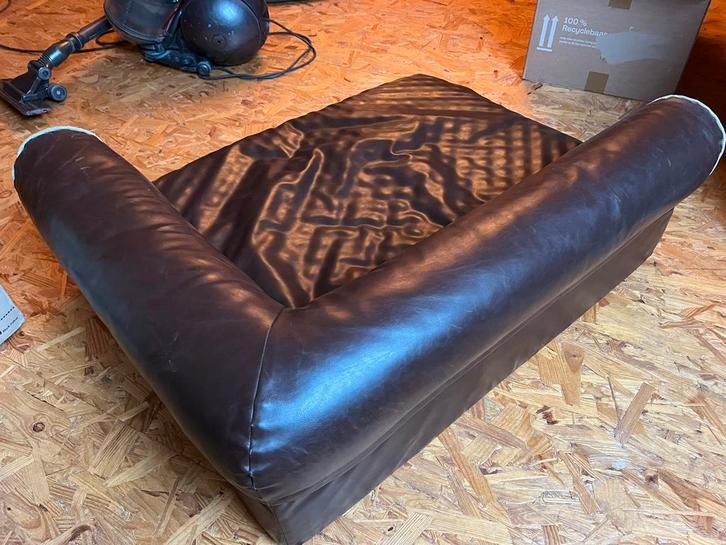 Deze hondenmand straalt klasse uit., Dieren en Toebehoren, Hondenmanden, Gebruikt, Leer, Ophalen