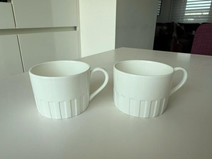2 Wedgwood Colosseum mokken, Huis en Inrichting, Keuken | Servies, Zo goed als nieuw, Kop(pen) en/of Schotel(s), Wedgwood, Porselein