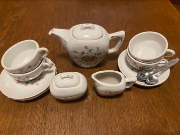 Kinder thee servies vintage beschikbaar voor biedingen