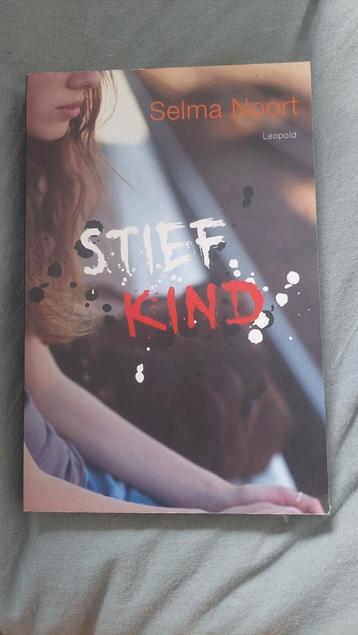 Selma Noort - Stiefkind beschikbaar voor biedingen