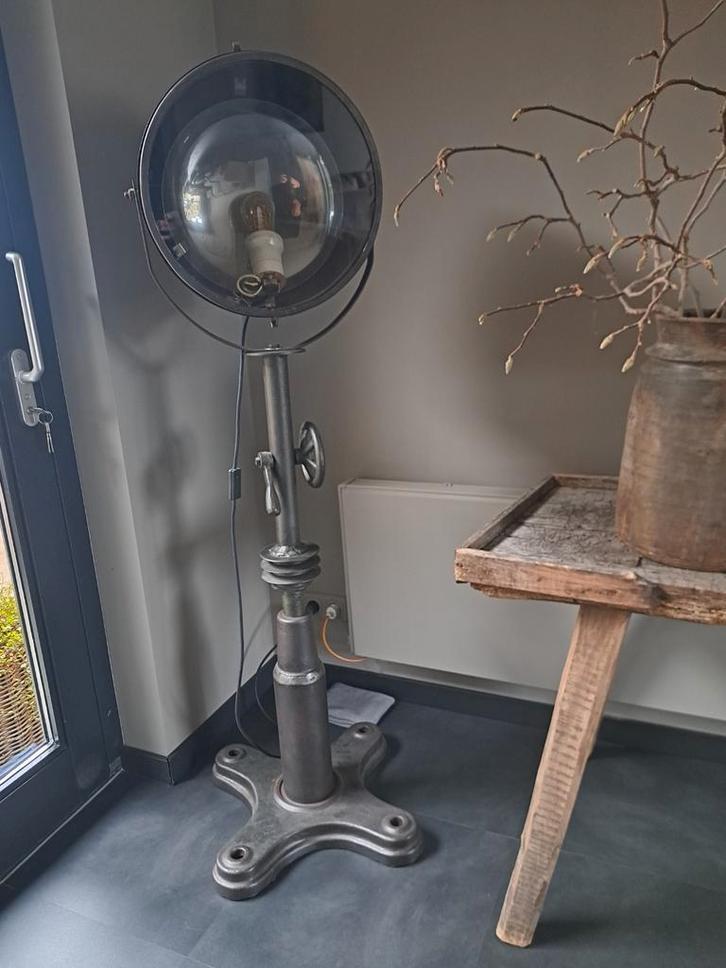Industriële staande lamp scheepslamp zoeklicht brocante, Antiek en Kunst, Curiosa en Brocante, Ophalen