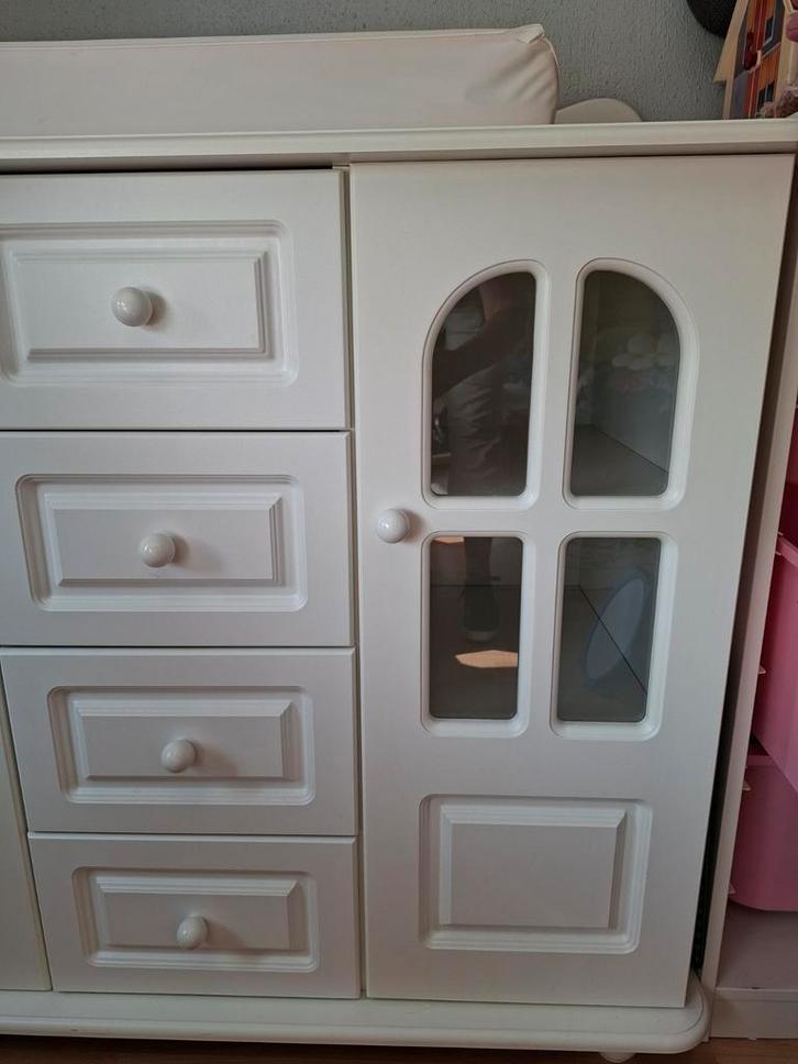Babykamer met  Ledikantje en kast, commode en klein plankje, Huis en Inrichting, Kasten | Buffetkasten, Gebruikt, Minder dan 100 cm