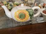 Theepot Zonnebloem Relief, Antiek en Kunst, Antiek | Servies los, Ophalen of Verzenden