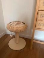 Mandje met krabpaal/Kattenmandje, Ophalen, Zo goed als nieuw, Krabpaal