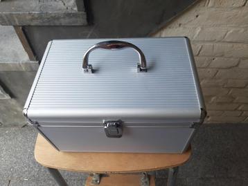 CD-koffertje, CD, DVD luxe aluminium koffertje beschikbaar voor biedingen