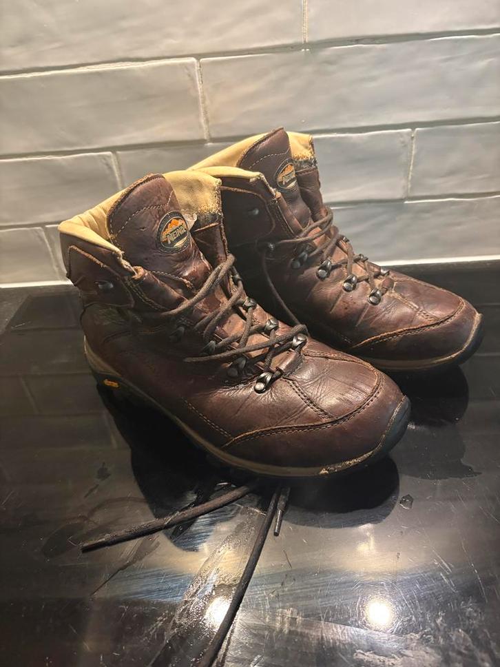 Meindl schoenen2773-46  categorie A/B Mt. 42, Sport en Fitness, Bergsport en Wandelen, Zo goed als nieuw, Schoenen, Ophalen of Verzenden