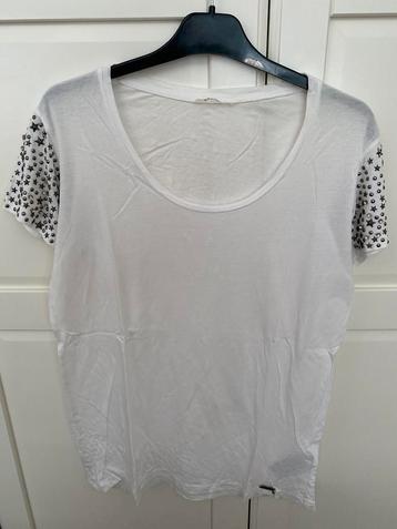 Wit GUESS shirt met steentjes en sterretjes beschikbaar voor biedingen