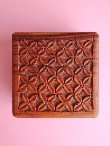 vtg Klein vintage 60s kistje kist bruin hout boho bohemian beschikbaar voor biedingen