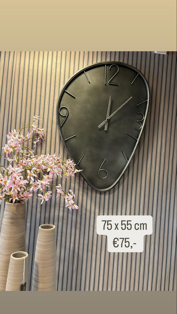 Moderne Wandklok - Uniek Design - organische vorm, Huis en Inrichting, Woonaccessoires | Klokken, Nieuw, Wandklok, Analoog, Ophalen of Verzenden