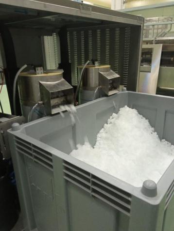 Scherfijsmachines​ 1/4 tot 60 ton per 24 uur beschikbaar voor biedingen
