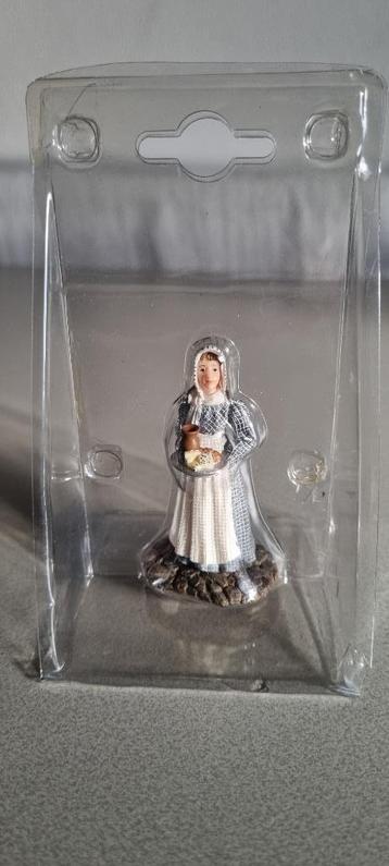 LUVILLE,  figuur beschikbaar voor biedingen