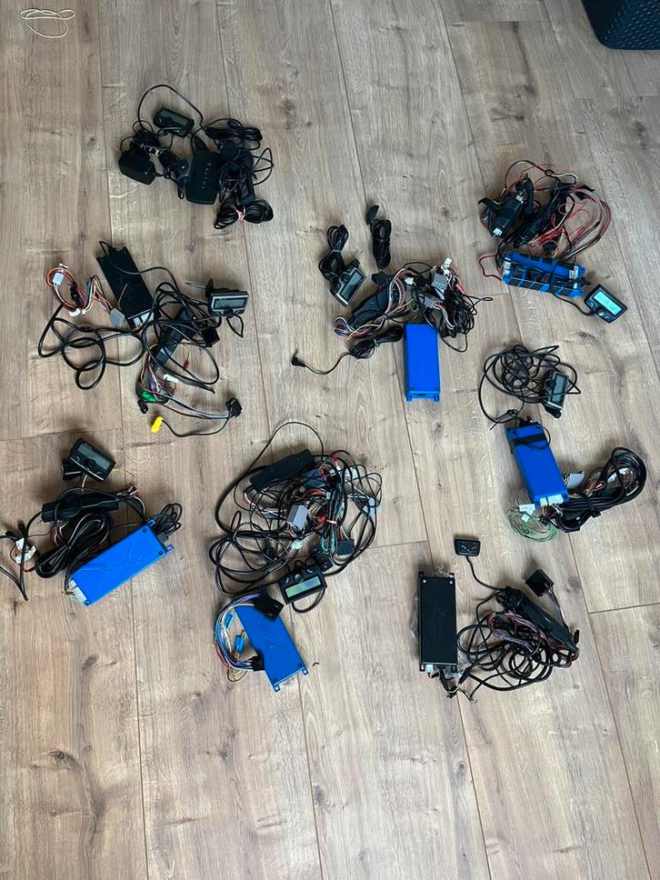 Parrot Handsfree Carkit (meerdere sets), Auto diversen, Carkits, Ophalen of Verzenden