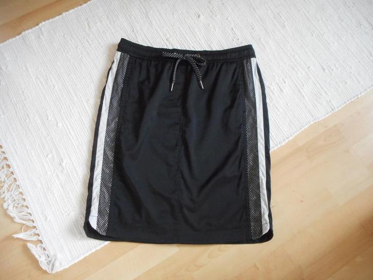 Rok van Marccain, maat 42, Kleding | Dames, Rokken, Zo goed als nieuw, Maat 42/44 (L), Zwart, Knielengte, Ophalen of Verzenden