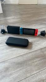 Nintendo Switch met Oplader en etc, Spelcomputers en Games, Spelcomputers | Nintendo Switch, Ophalen, Zo goed als nieuw, Met 2 controllers