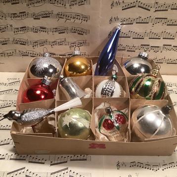 Doosje glazen kerstballen voor 29,95 12 stuks beschikbaar voor biedingen