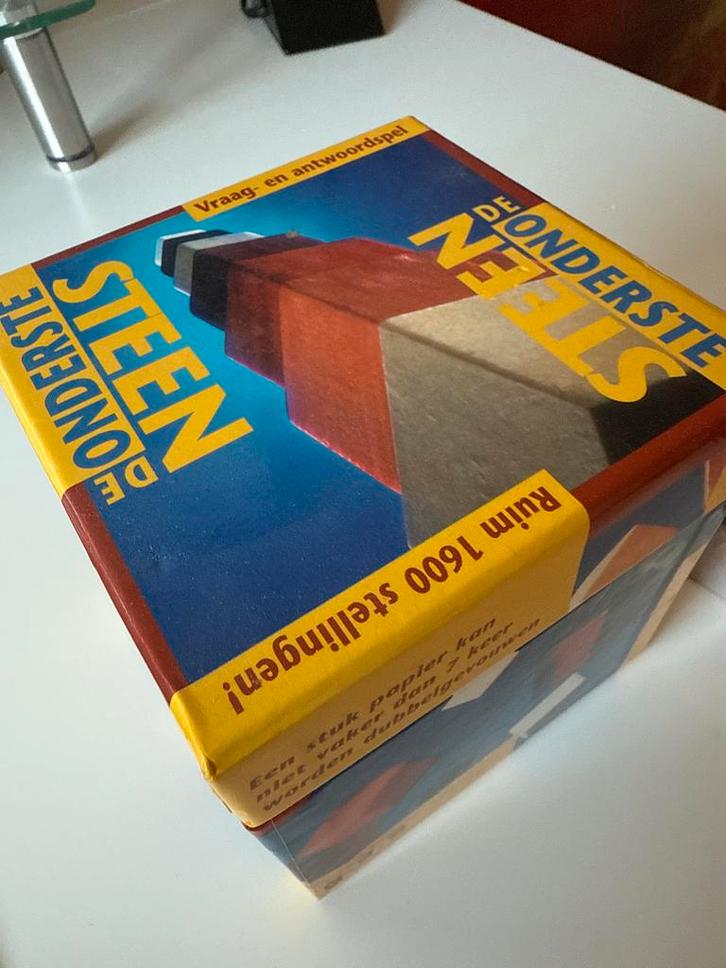 De Onderste Steen - Vraag- en Antwoordspel, Hobby en Vrije tijd, Denksport en Puzzels, Gebruikt, Overige typen, Minder dan 500 stukjes