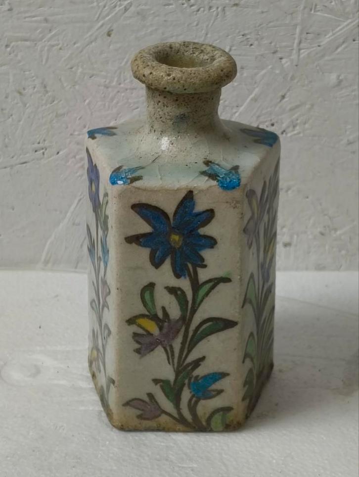 Antiek perzisch qajar keramiek 5 hoekig flesje, Antiek en Kunst, Antiek | Keramiek en Aardewerk, Ophalen of Verzenden