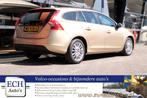 Volvo V60 D2 115 pk Kinetic, Navi, 17 inch, Bluetooth, Voorwielaandrijving, Euro 5, Stof, Gebruikt