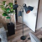Mooie buigzame vloerlamp, Huis en Inrichting, Lampen | Vloerlampen, Ophalen of Verzenden, Zo goed als nieuw, 150 tot 200 cm