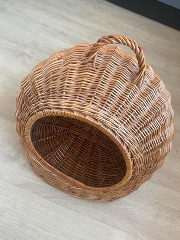 Rotan kattenmand Dille&Kamille beschikbaar voor biedingen