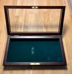 Houten display / vitrine kastje voor medailles, sieraden, ed, Ophalen, Minder dan 50 cm, Gebruikt, Minder dan 100 cm