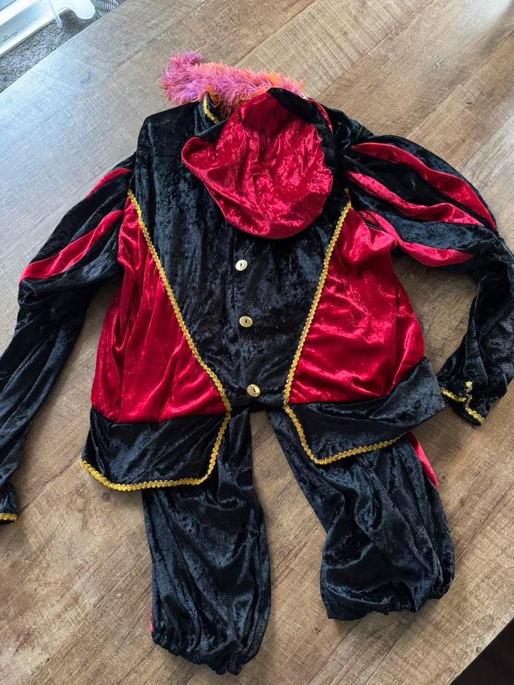 Pietenpakken 20x - inclusief accesoires, Diversen, Sinterklaas, Gebruikt, Ophalen