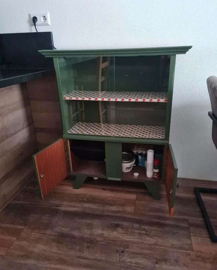 Unieke vintage kastje uit grootmoeders tijd., Antiek en Kunst, Antiek | Meubels | Kasten, Ophalen