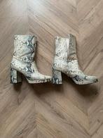 Monki Vegan Half Hoge Laarzen, Kleding | Dames, Schoenen, Ophalen of Verzenden, Zo goed als nieuw, Wit, Lage of Enkellaarzen