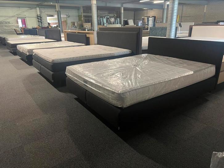 20 x auping showroom boxsprings outlet super deals op=op, Huis en Inrichting, Slaapkamer | Matrassen en Bedbodems, Zo goed als nieuw