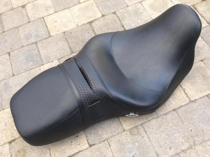 Harley Touring zadel nieuwstaat, Motoren, Onderdelen | Harley-Davidson, Gebruikt, Ophalen of Verzenden