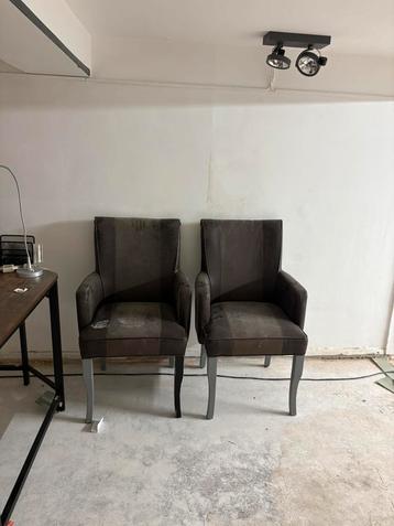 Industrieel bureau met houten blad + 2 luxe stoelen beschikbaar voor biedingen