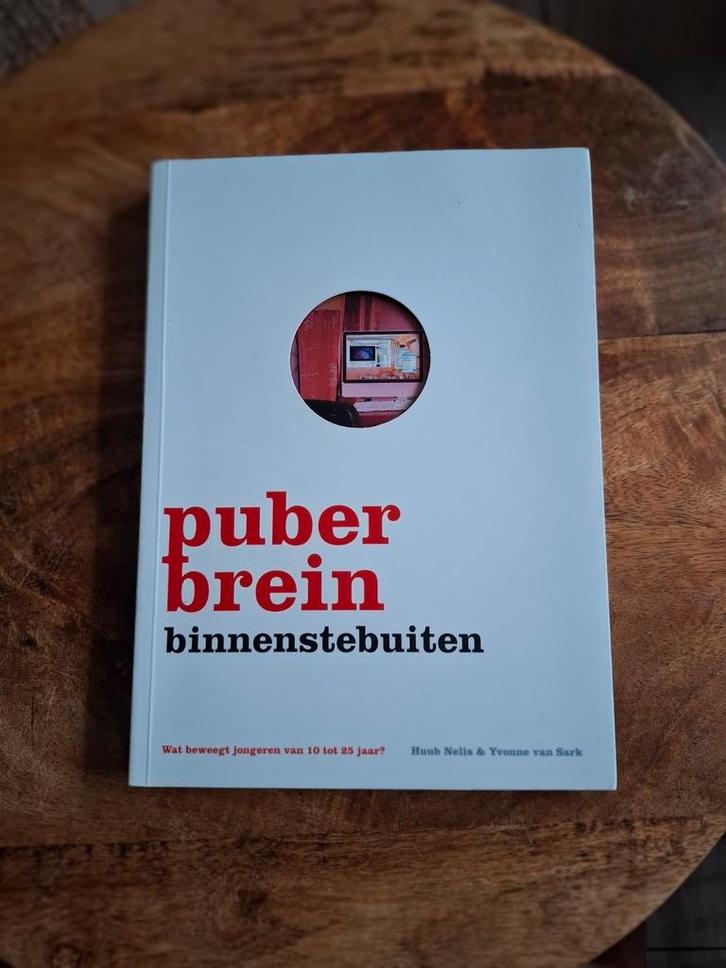 Huub Nelis - Puberbrein binnenstebuiten, Boeken, Wetenschap, Zo goed als nieuw, Sociale wetenschap, Ophalen of Verzenden